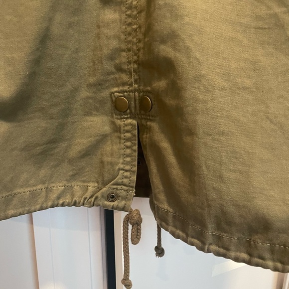 Army green zip/button vest - Picture 7 of 8